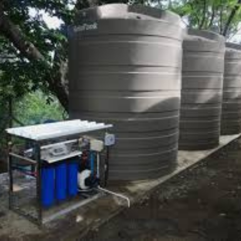 Water tank filtration system