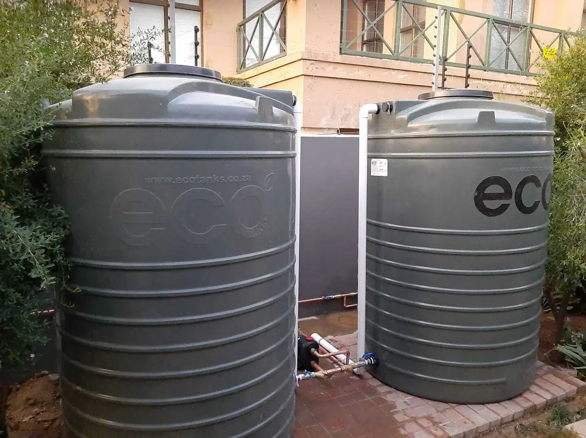 Alpha Plumbing water tank installation