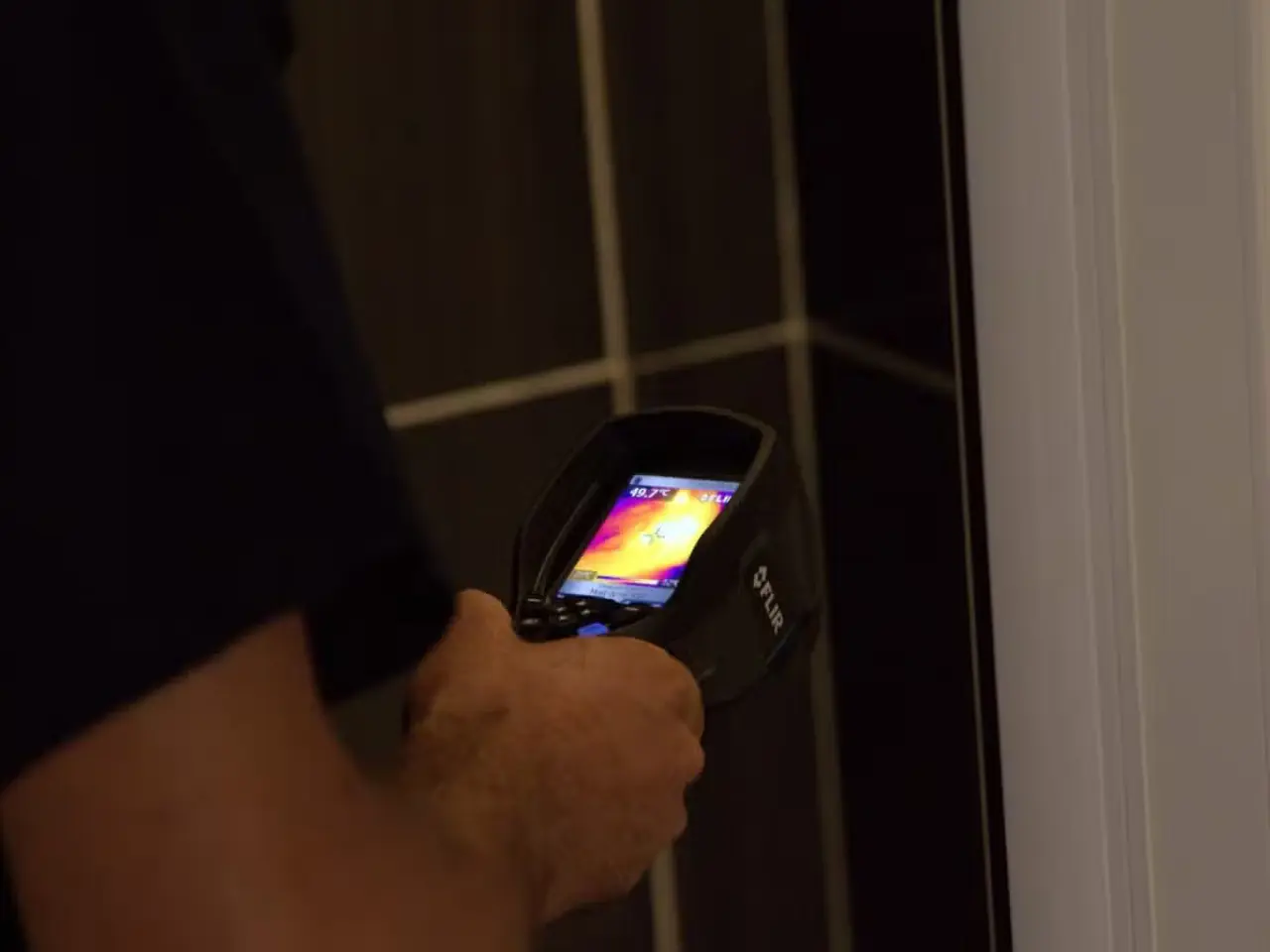 Leak detector