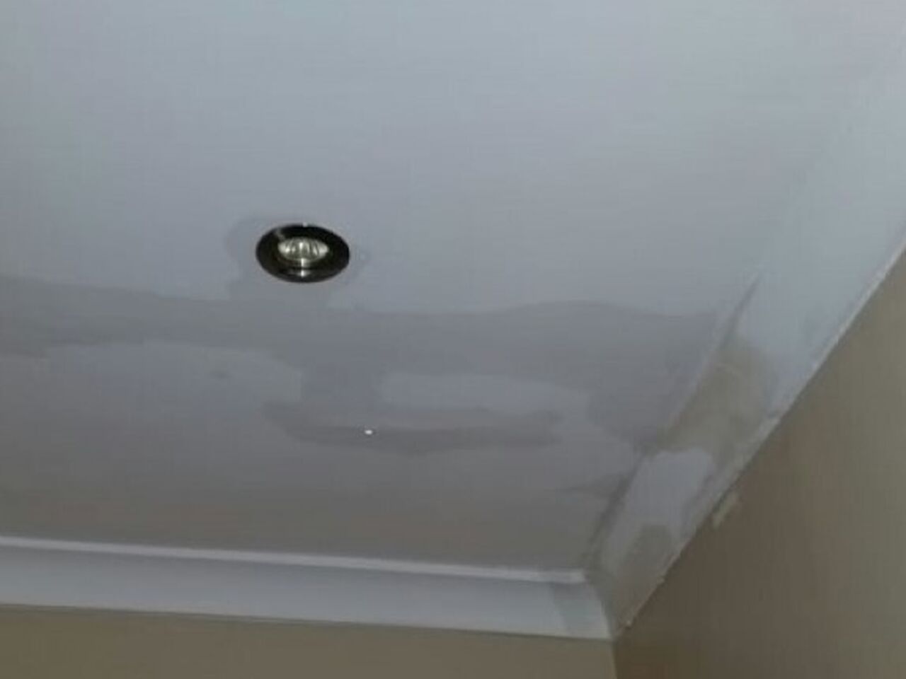 How to handle a burst geyser quickly and minimise damage to your home