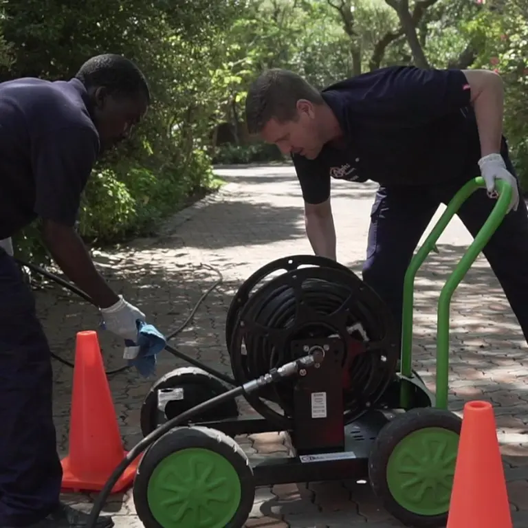 High-pressure drain jet blasting