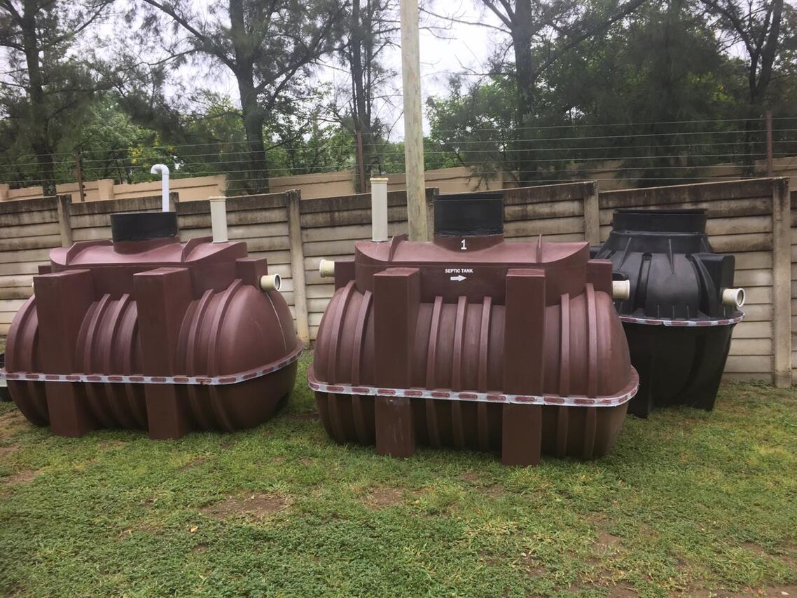 Ribbed septic tanks