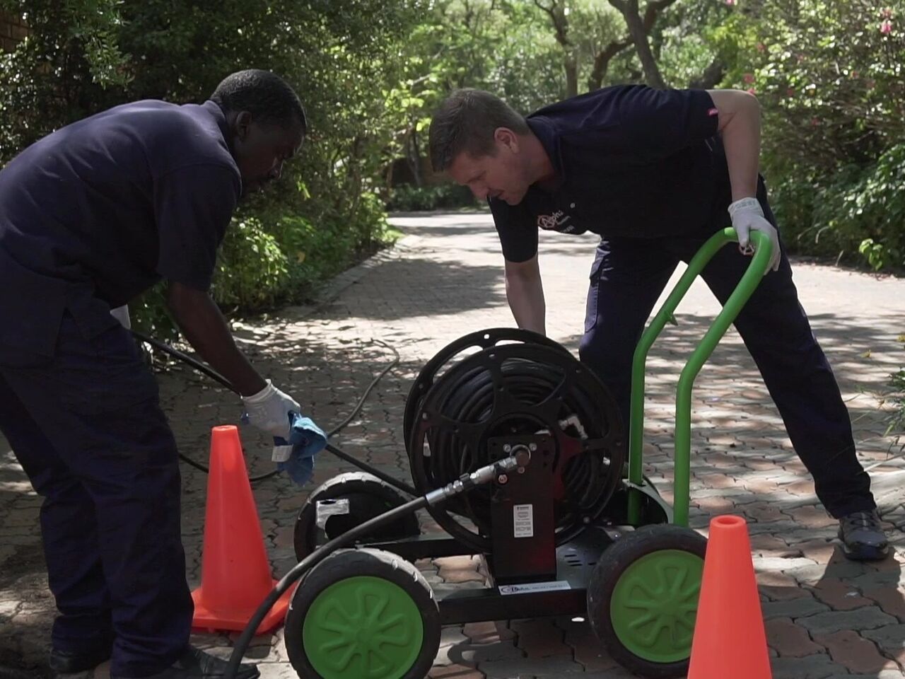 We answer your questions about our leak detection services